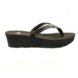 Ugg Wedge Flop Black Size 7 EUC💕